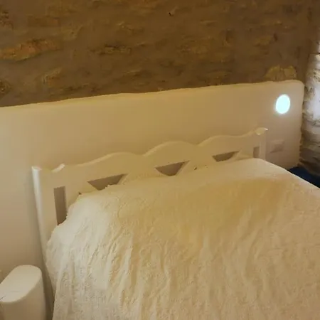 Historical Mykonian Nyaraló